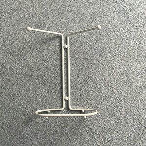 Bathroom white guest towel holder